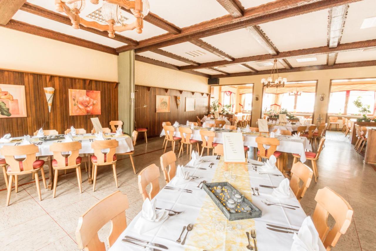Hotel- Restaurant Zum Hirsch Grossenlueder Luaran gambar